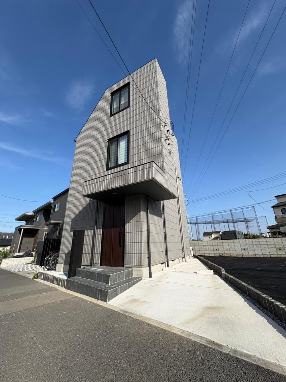 1LDK+3S house in Nagareyama, Chiba - Photo 1