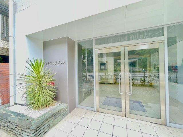 2LDK apartment in Shinjuku Ward, Tokyo - Photo 1