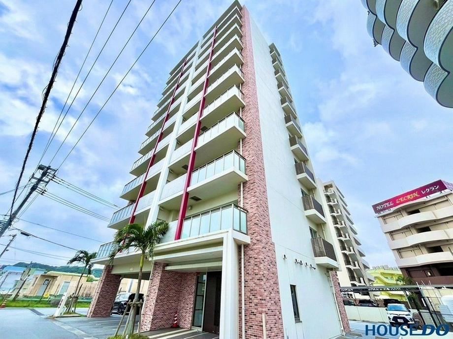 1LDK apartment in Chatan, Nakagami District, Okinawa - Photo 1