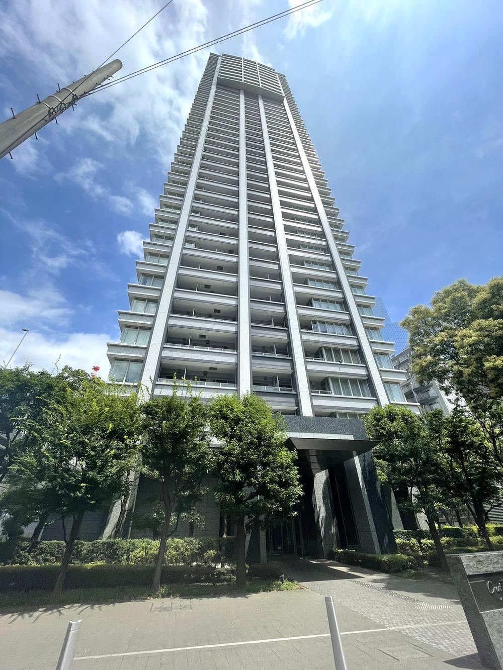 2LDK apartment in Minato Ward, Tokyo - Photo 1