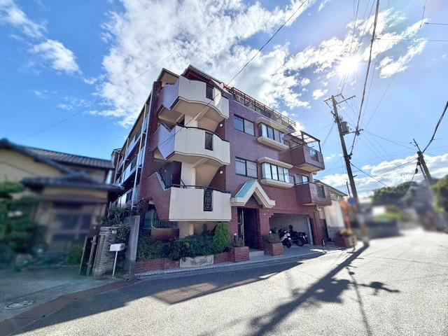 3LDK apartment in Itami, Hyogo - Photo 1