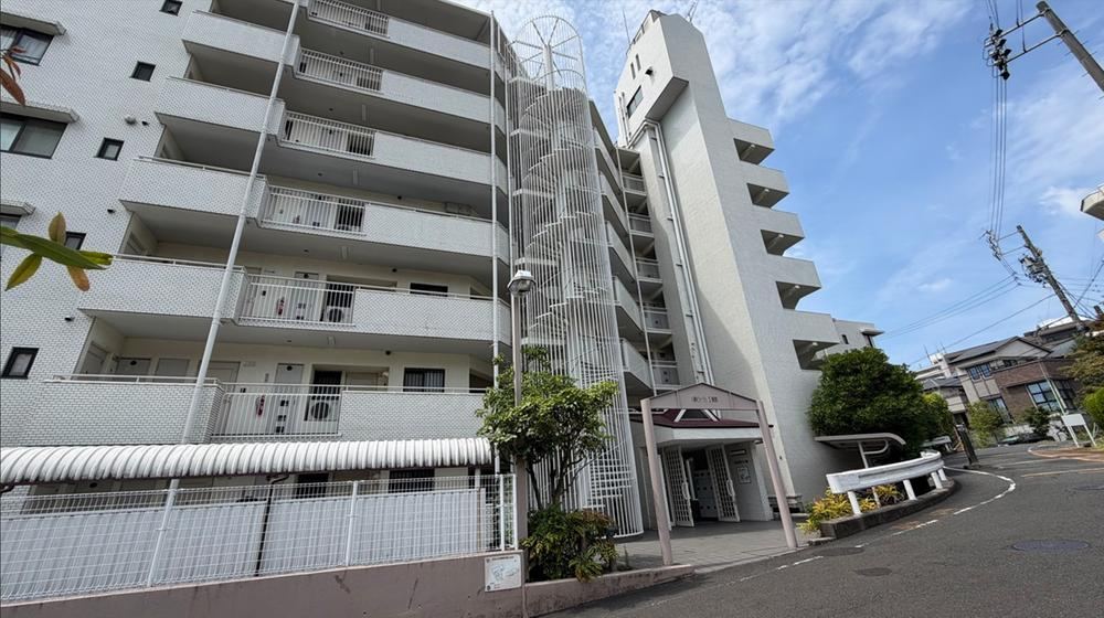 3LDK apartment in Tempaku Ward, Nagoya, Aichi - Photo 1