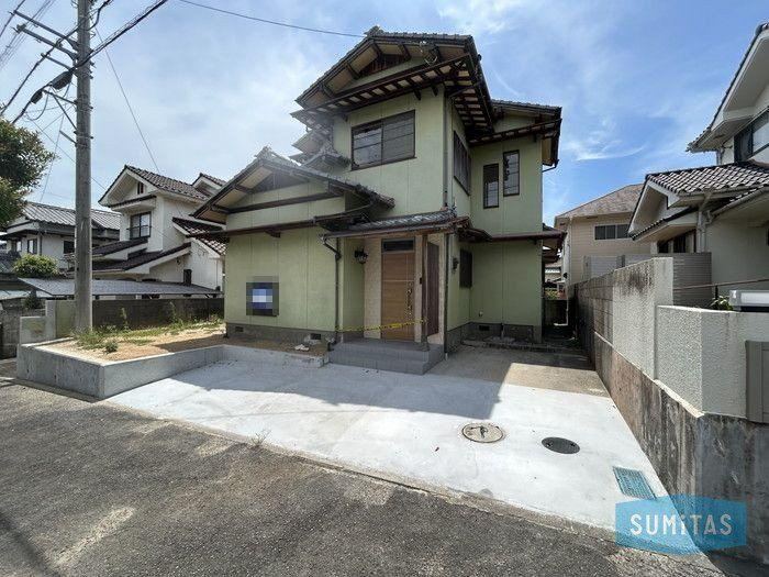 4LDK house in Matsuyama, Ehime - Photo 1