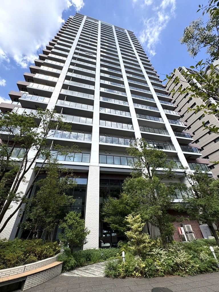 2LDK apartment in Shinagawa Ward, Tokyo - Photo 1