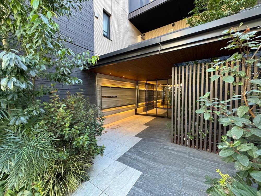 2LDK+S apartment in Nakano Ward, Tokyo - Photo 1