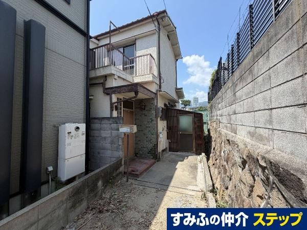 4DK house in Higashinada Ward, Kobe, Hyogo - Photo 1