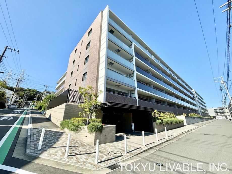 3LDK apartment in Konan Ward, Yokohama, Kanagawa - Photo 1