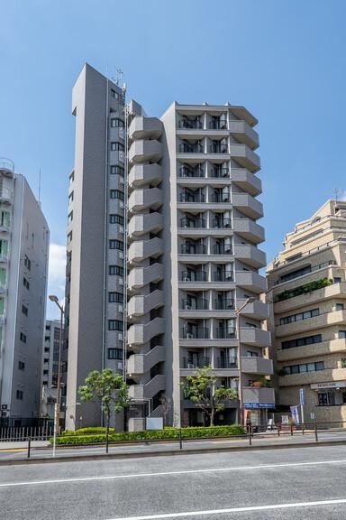 2LDK apartment in Shinjuku Ward, Tokyo - Photo 1