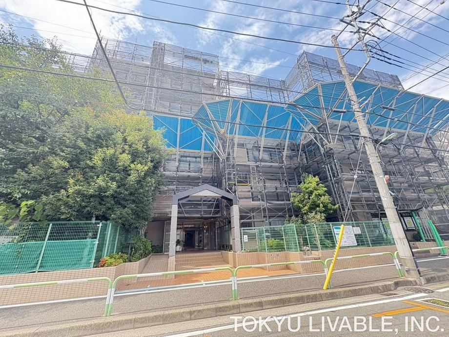 3LDK apartment in Asaka, Saitama - Photo 1
