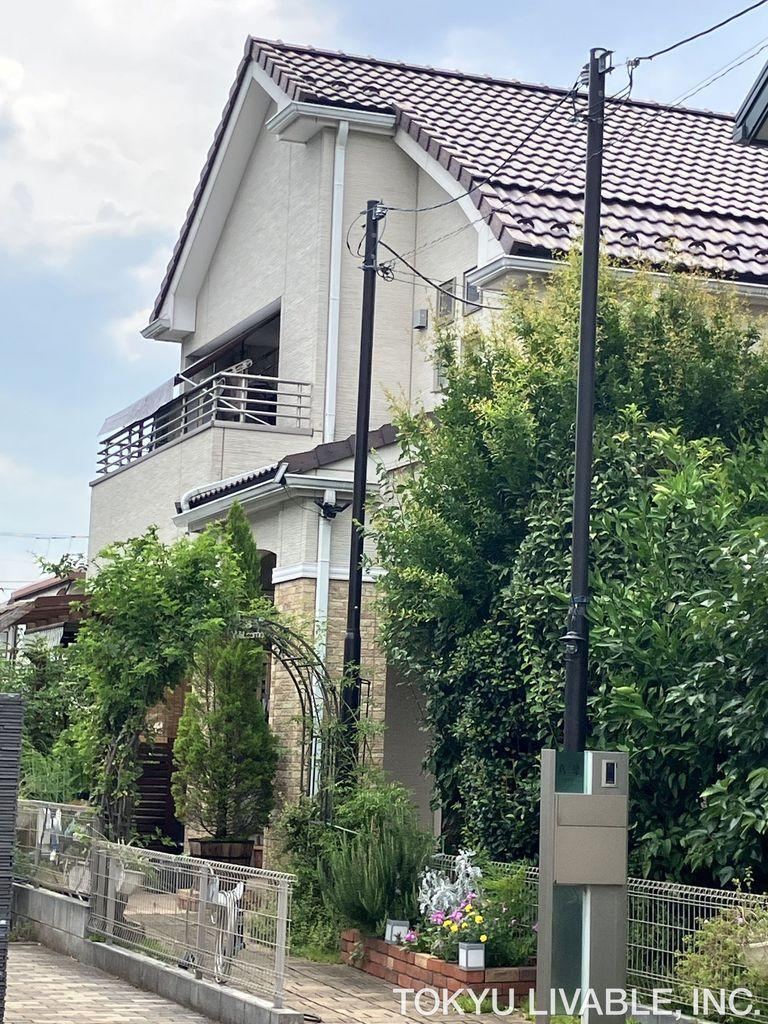 3LDK+S house in Shinjuku Ward, Tokyo - Photo 1
