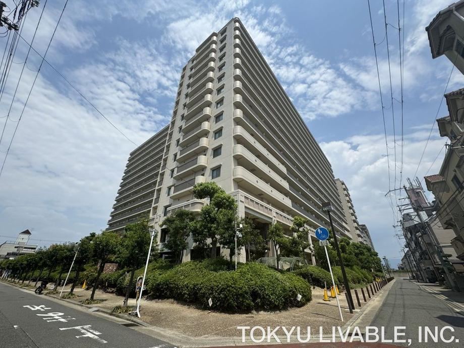 3LDK apartment in Joto Ward, Osaka - Photo 1