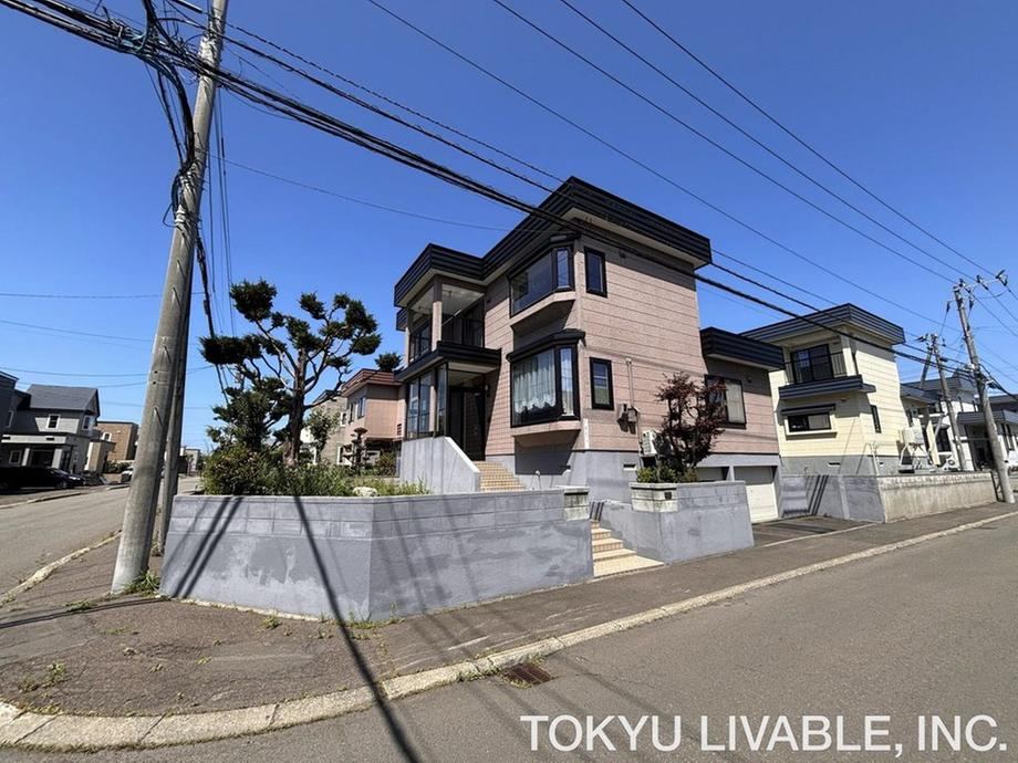 5LDK house in Kita Ward, Sapporo, Hokkaido - Photo 1