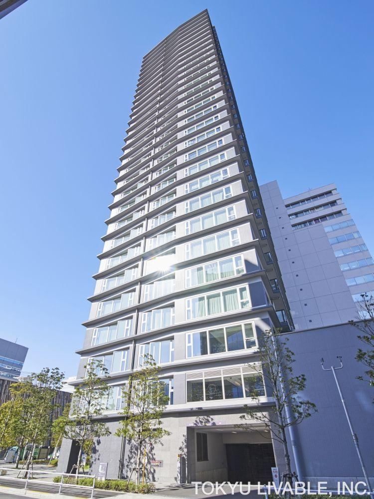 2LDK apartment in Minato Ward, Tokyo - Photo 1
