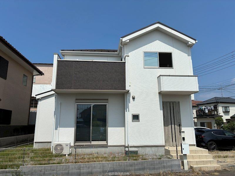 4LDK house in Ryugasaki, Ibaraki - Photo 1