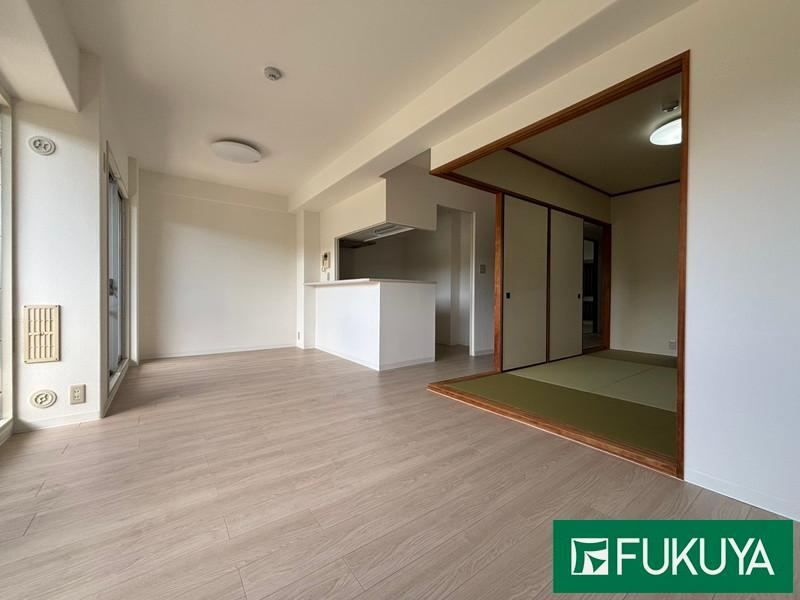 3LDK apartment in Akashi, Hyogo - Photo 1