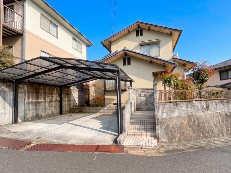 4LDK house in Otake, Hiroshima - Photo 1