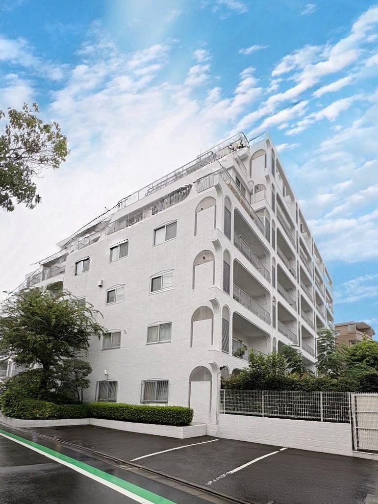 1LDK apartment in Meguro Ward, Tokyo - Photo 1