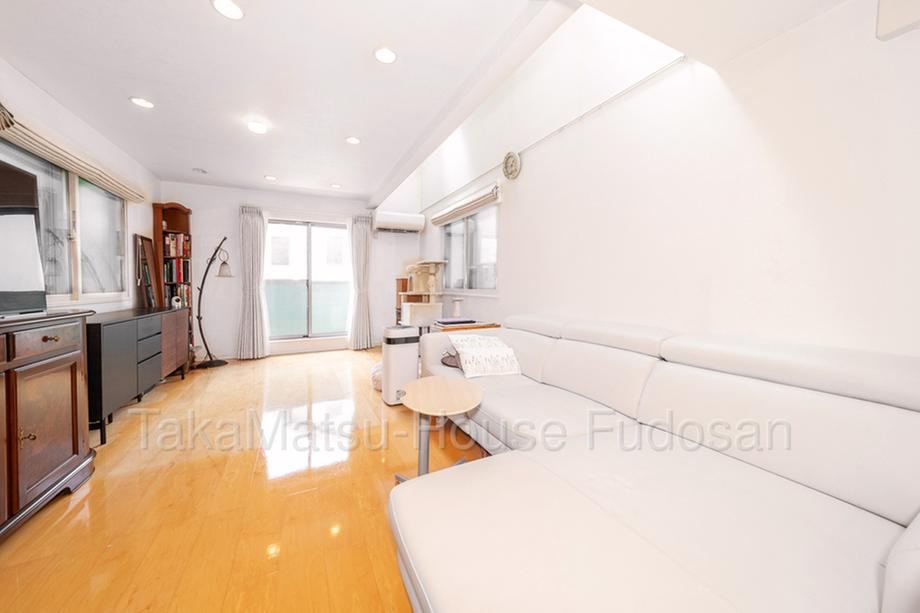 2LDK+S house in Shibuya Ward, Tokyo - Photo 1