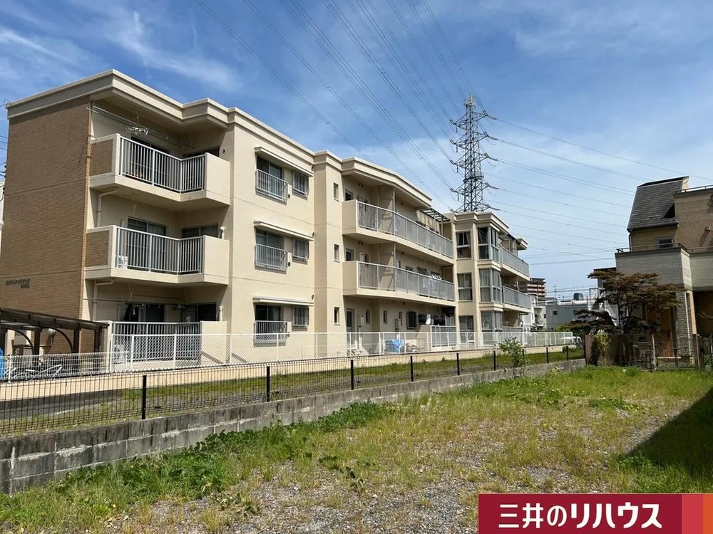 3LDK apartment in Nishi Ward, Hiroshima - Photo 1