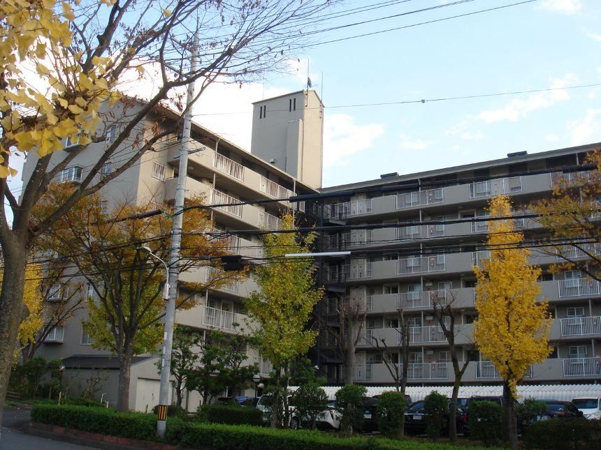 3LDK apartment in Takatsuki, Osaka - Photo 1