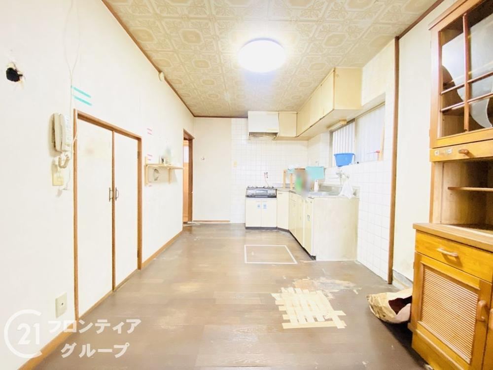 4LDK house in Daito, Osaka - Photo 1