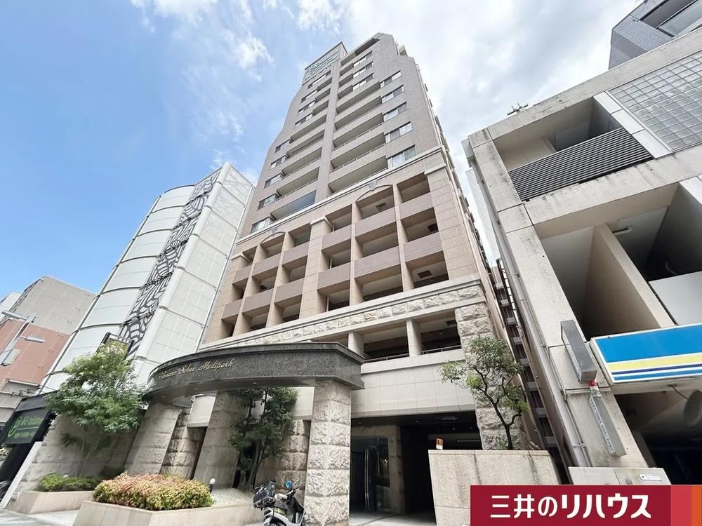 3LDK apartment in Naka Ward, Nagoya, Aichi - Photo 1