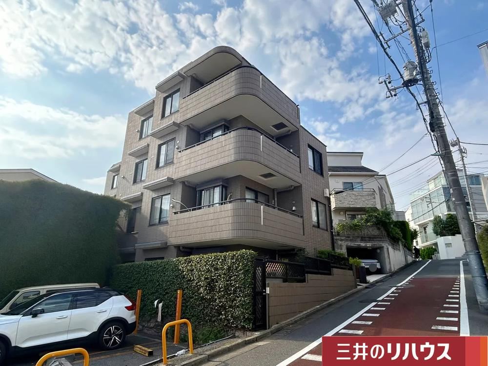 2LDK apartment in Setagaya Ward, Tokyo - Photo 1