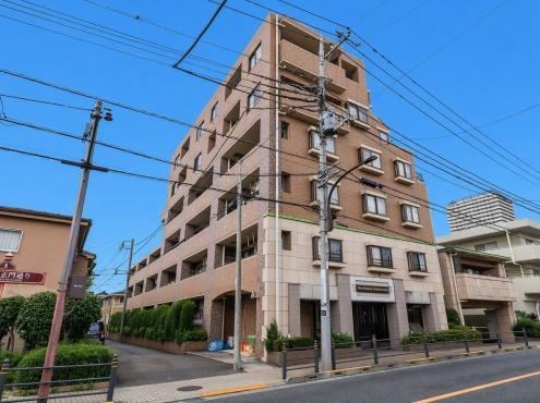 3LDK apartment in Fuchu, Tokyo - Photo 1