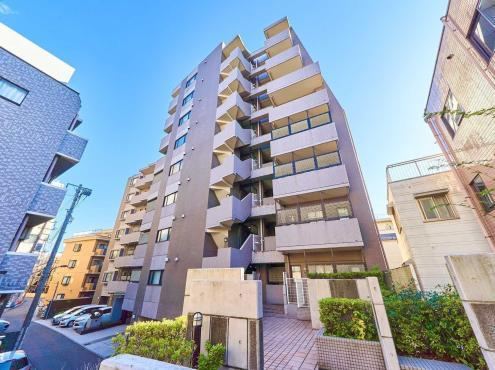 2LDK apartment in Shinjuku Ward, Tokyo - Photo 1