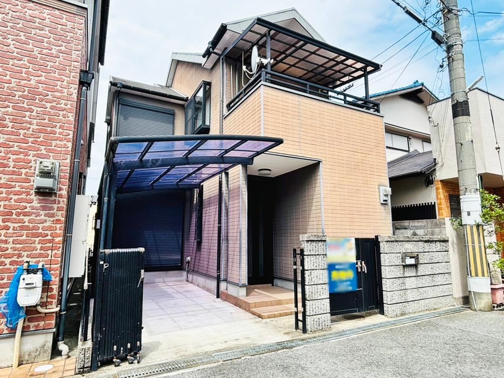 4LDK house in Yao, Osaka - Photo 1