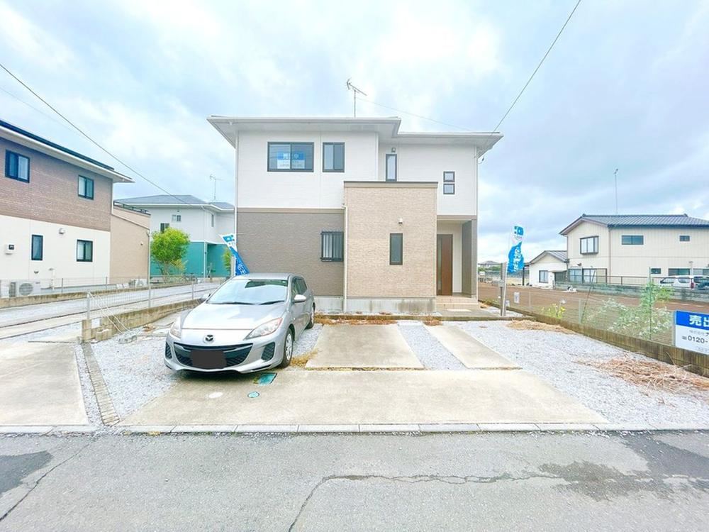 4LDK house in Yuki, Ibaraki - Photo 1