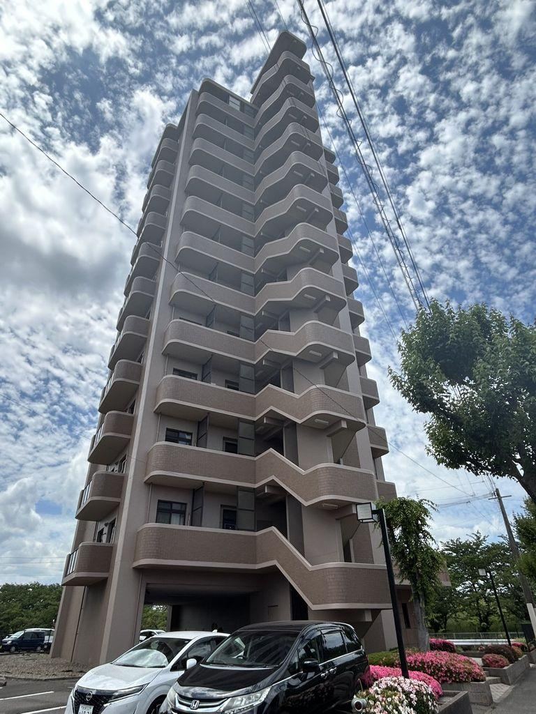 4LDK apartment in Oita, Oita - Photo 1