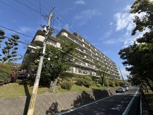 2LDK+S apartment in Hirakata, Osaka - Photo 1