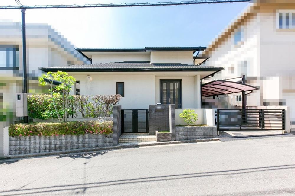 5LDK house in Takatsuki, Osaka - Photo 1