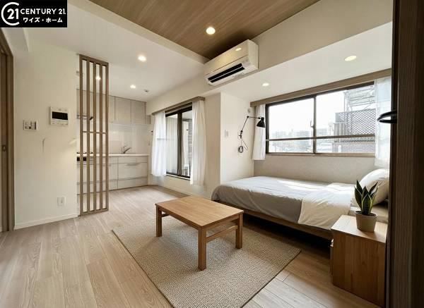studio apartment in Shinjuku Ward, Tokyo - Photo 1
