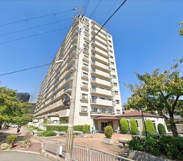 4LDK apartment in Kaizuka, Osaka - Photo 1