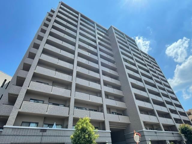 2LDK+S apartment in Kita Ward, Okayama - Photo 1