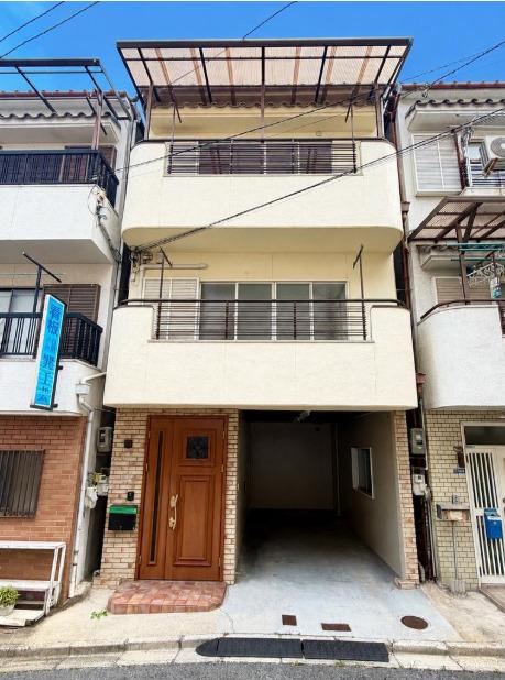3LDK house in Higashiosaka, Osaka - Photo 1