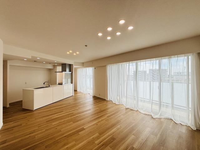 4LDK apartment in Midori Ward, Saitama - Photo 1