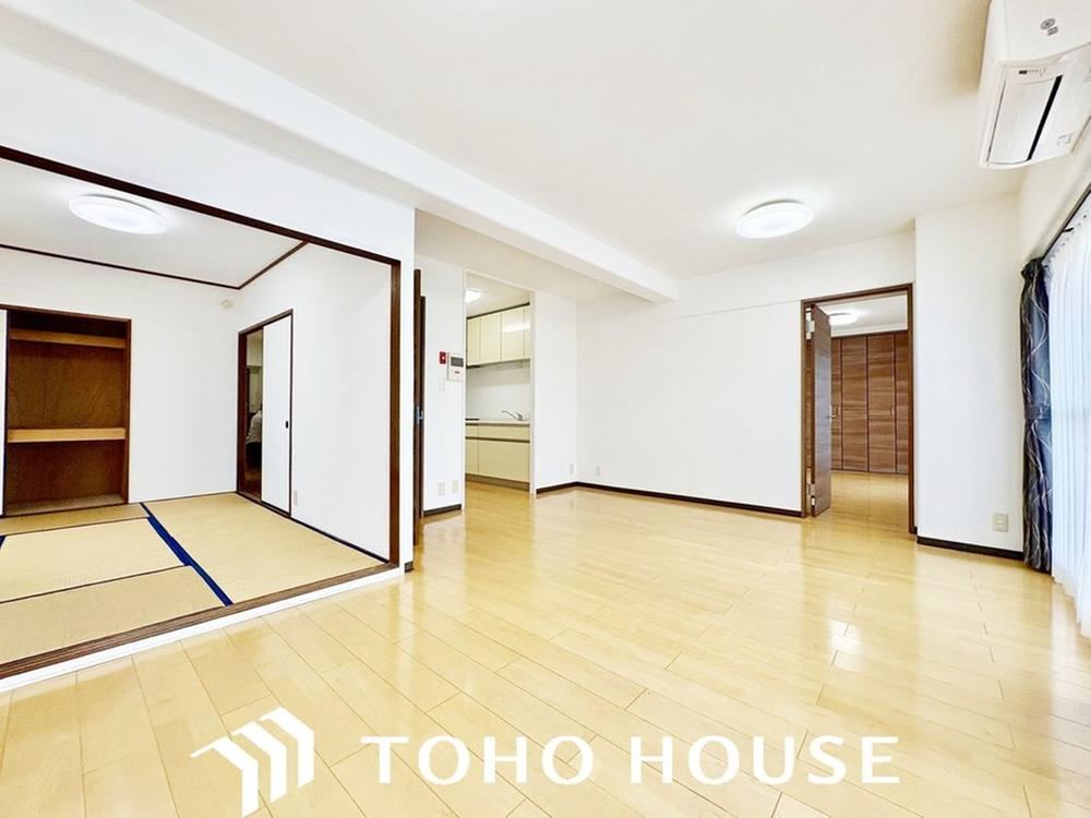 3LDK apartment in Miyakojima Ward, Osaka - Photo 1