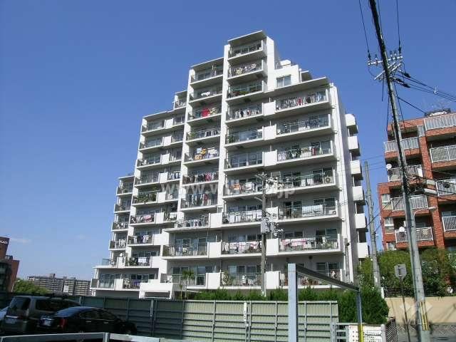 3LDK apartment in Toyonaka, Osaka - Photo 1