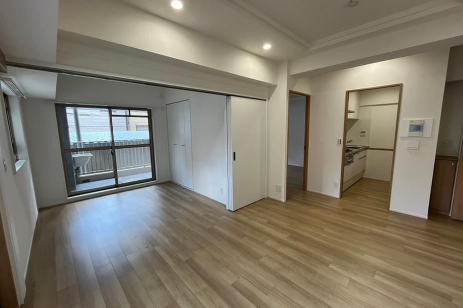 2LDK+S apartment in Kita Ward, Osaka - Photo 1