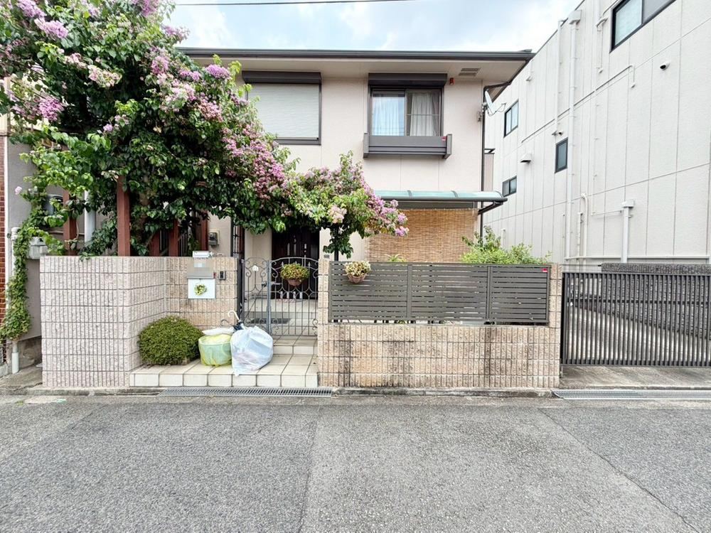4LDK+S house in Higashisumiyoshi Ward, Osaka - Photo 1
