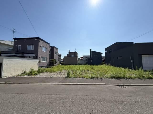 195 m² land in Kita Ward, Sapporo, Hokkaido - Photo 1