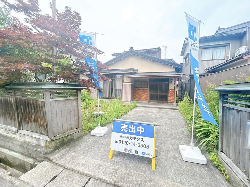 4LDK house in Takaoka, Toyama - Photo 1