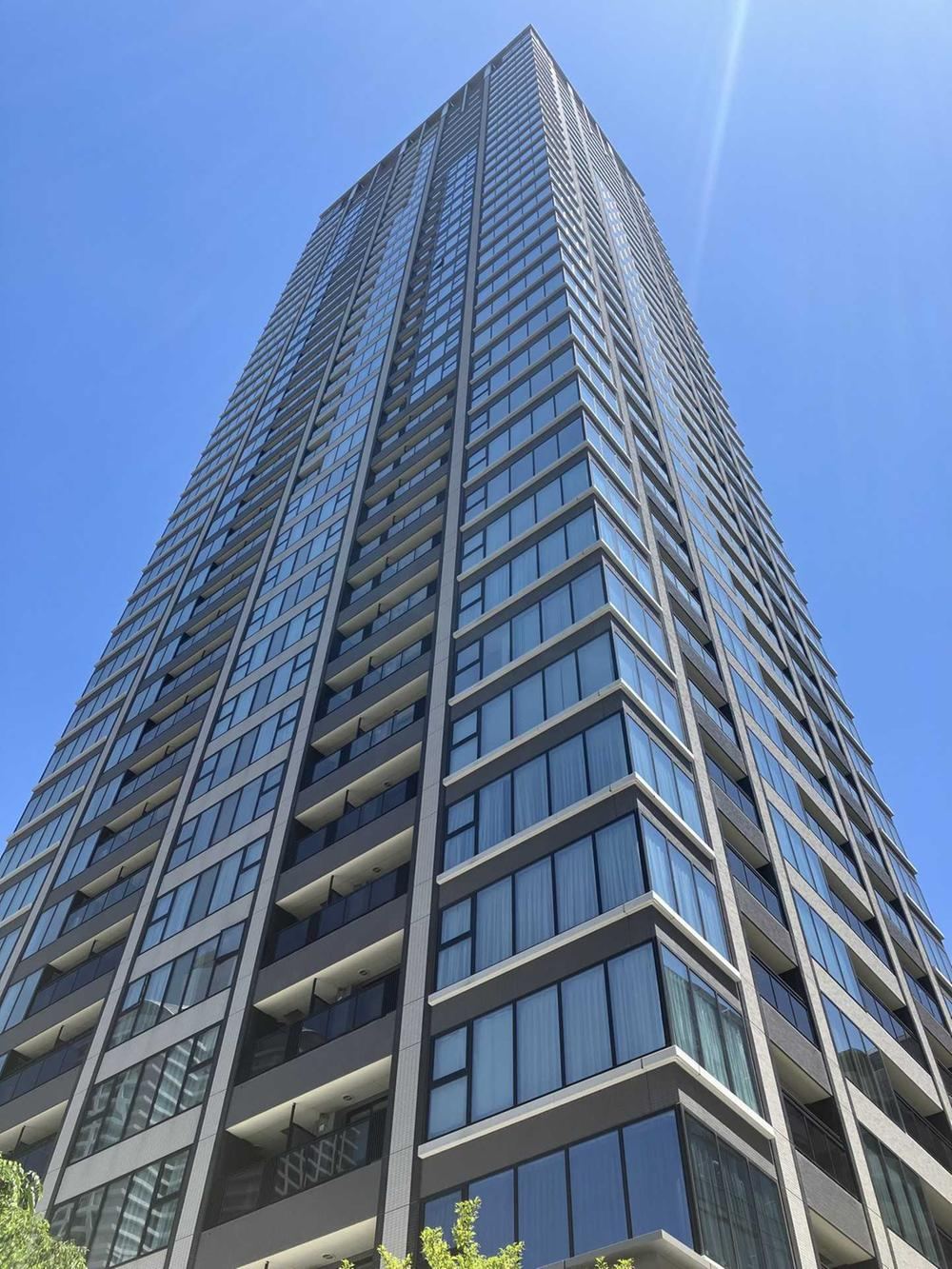 2LDK apartment in Kita Ward, Osaka - Photo 1