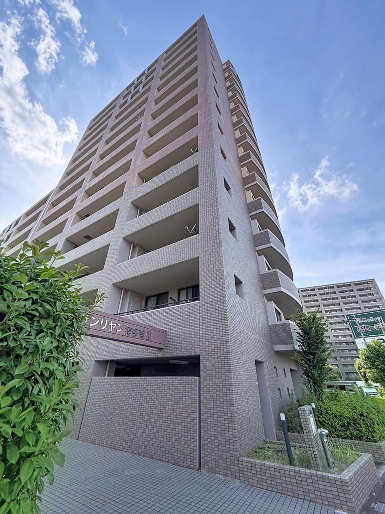 4LDK apartment in Nakagawa, Fukuoka - Photo 1