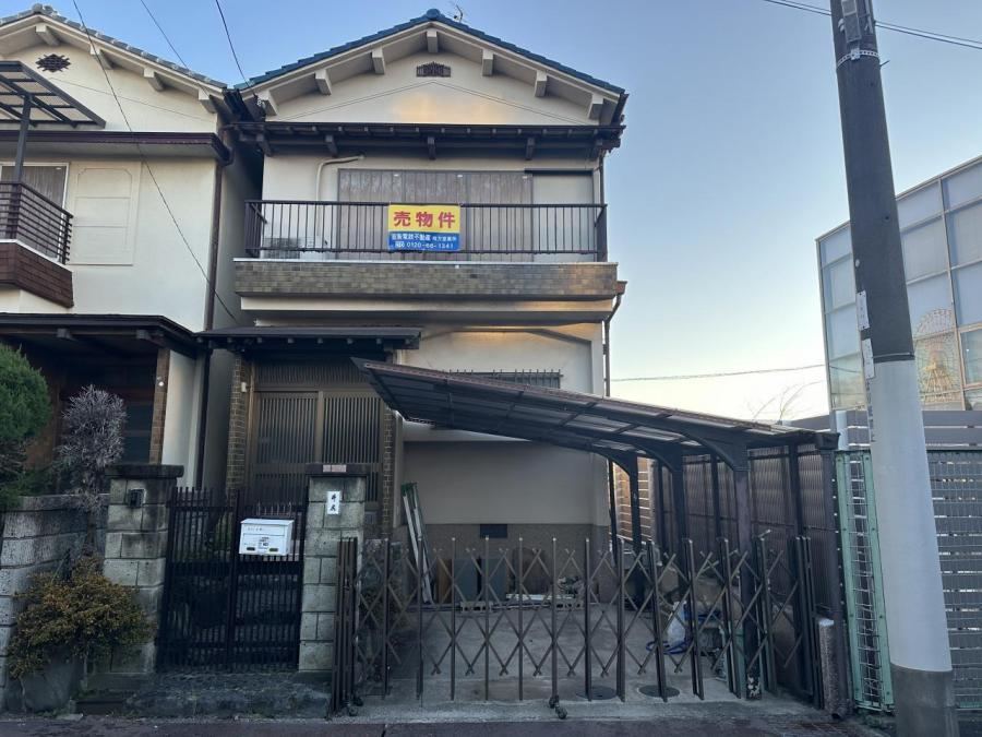4DK house in Hirakata, Osaka - Photo 1