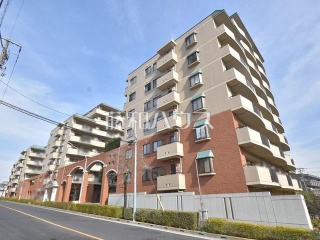 3LDK apartment in Chofu, Tokyo - Photo 1