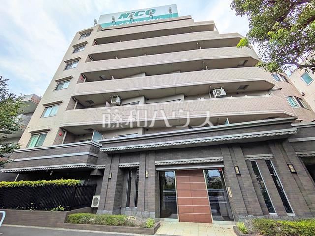 2LDK+S apartment in Setagaya Ward, Tokyo - Photo 1